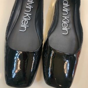 Gorgeous black flats